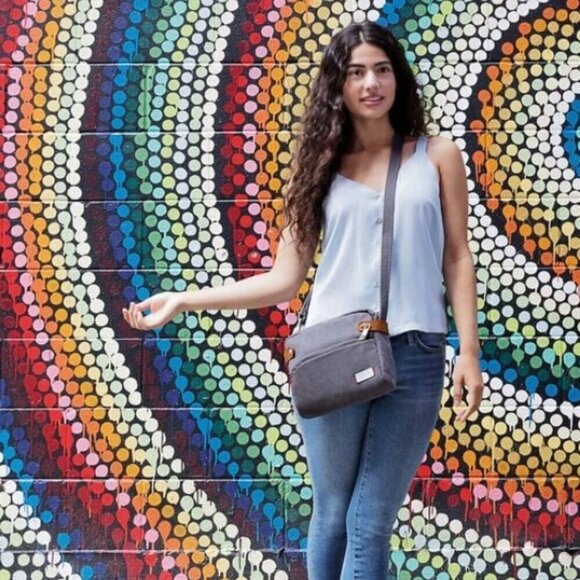 Travelon - Anti-Theft Heritage Crossbody with 5-Point Anti-Theft Protection - Picture 2 of 16